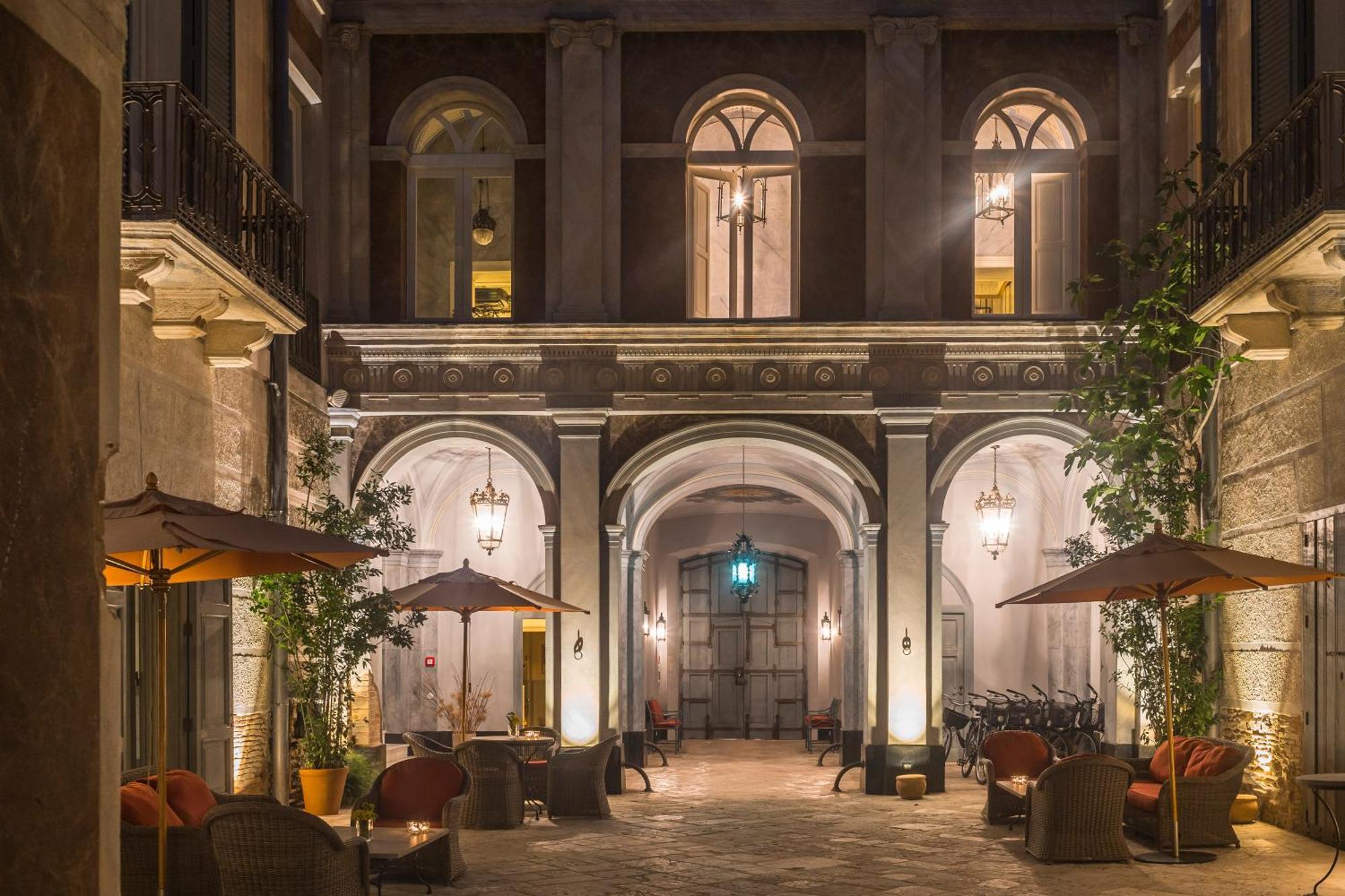 Palazzo Margherita Берналда Екстериор снимка