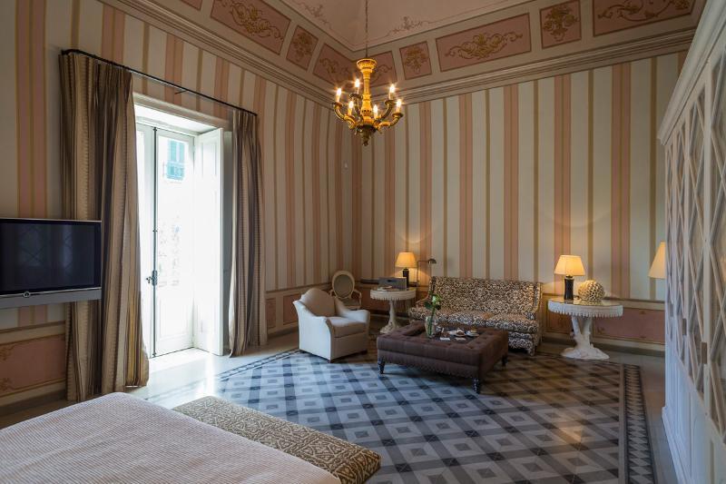 Palazzo Margherita Берналда Екстериор снимка